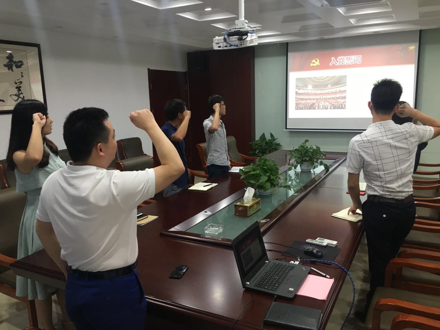 1600681610800068.jpg 20180801120461366136.jpg